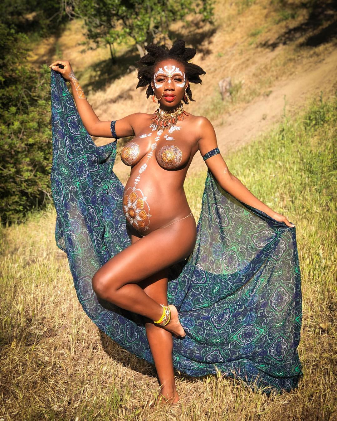 Dancer, Korra Obidi, Strips Naked for Sexy Maternity Photos | Boombuzz