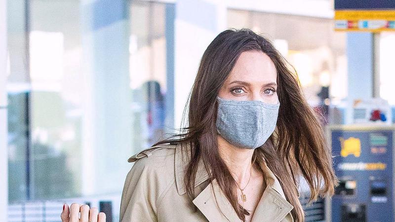 Angelina Jolie's Tote Is the It-Bag for Summertime – CR Fashion Book