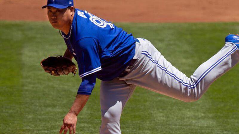 Blue Jays pound Indians, 11-2, in game shortened by bad weather