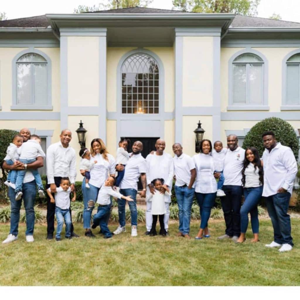 Lovely Family Photos Of Davido, His Father, and His Siblings With their ...