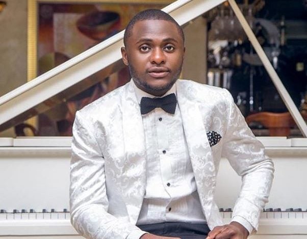 Ubi Franklin Celebrates Earning Law Degree from UK University 