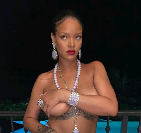 SPEECHLESS!!! Rihanna Poses Naked Pic In Sexy Poolside Snap Boombuzz