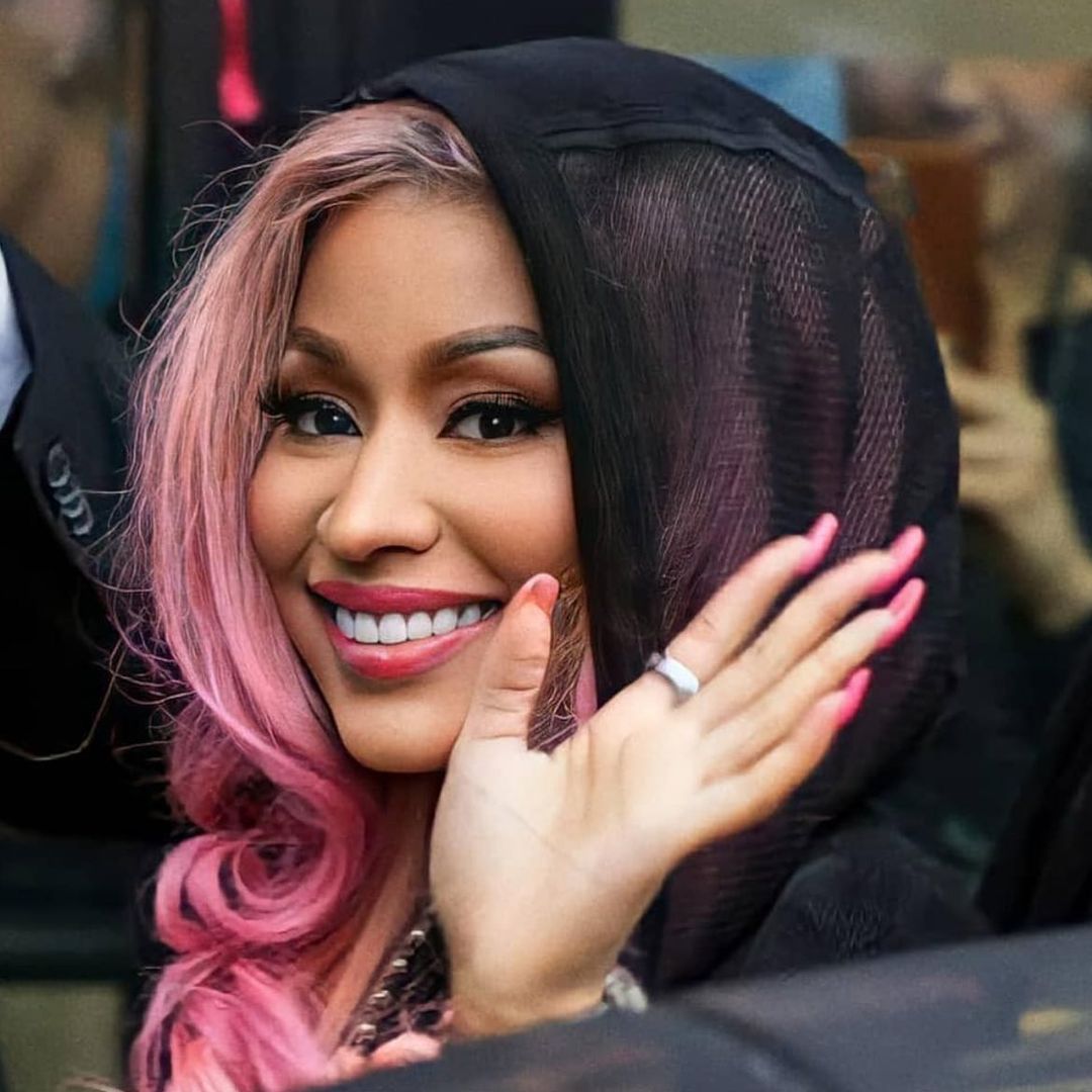 &apos;BuzzBlast: Who is Better: Nicki Minaj Vs Cardi B
