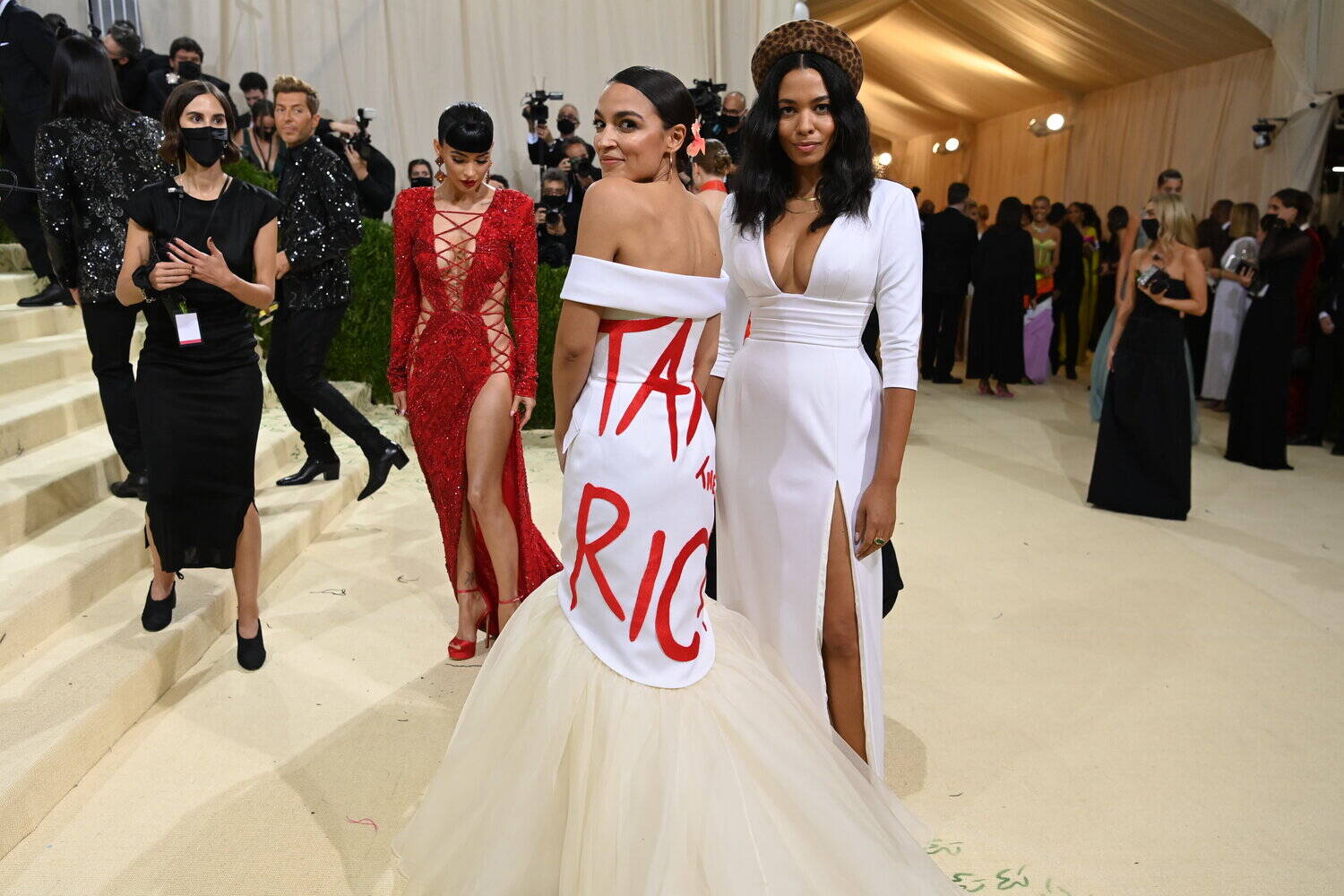 20 Selected MetGala Looks With a Buzz!