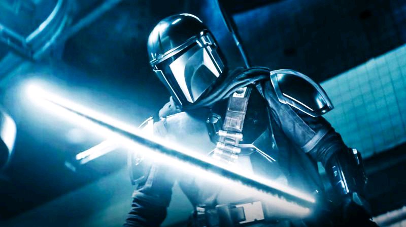 5 WAYS THE MANDALORIAN'S DARKSABER DIFFERS FROM OTHER LIGHTSABERS