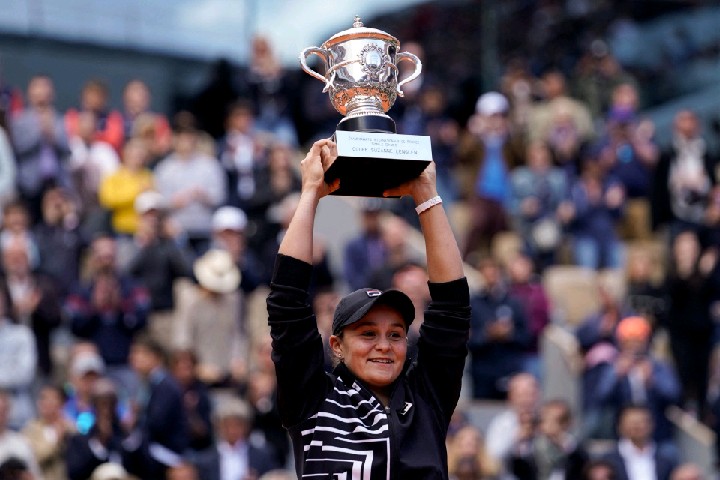 World number one Ashleigh Barty RETIRES from tennis aged 25 .