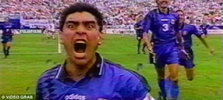 TOP 10 BEST GOAL CELEBRATIONS IN FOOTBALL HISTORY (PART 1)