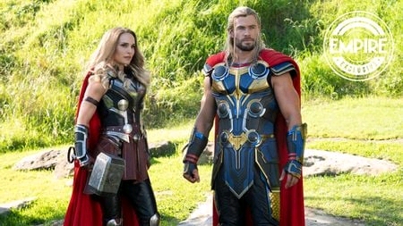 THOR & JANE FOSTER ARE TOGETHER & READY TO BATTLE IN LOVE & THUNDER IMAGE.
