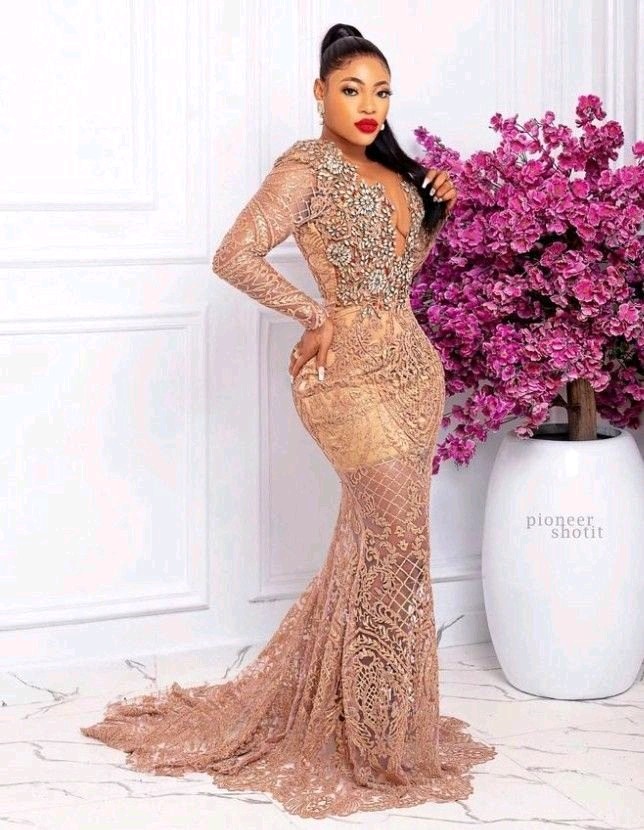 Beautiful Gown Styles for Dates and Birthday Celebrants - Stylish Naija