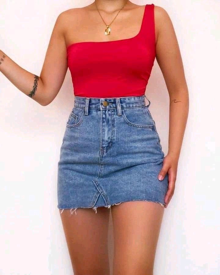 10 Cute Denim Skirt Outfit Ideas To Rock The Summer-Fall Look In 2022