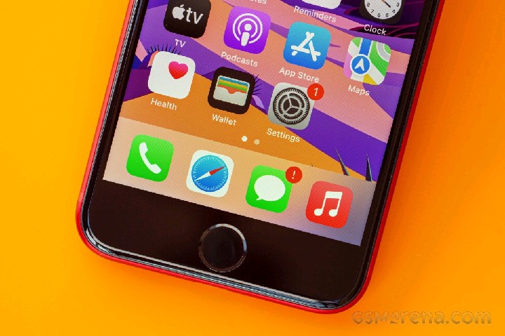 Apple iPhone SE (2022) review: Design, build, handling