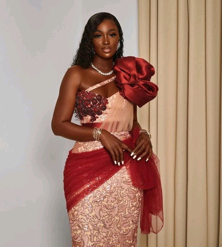 How Tolu Bally Made A Fashion Statement With Her Owambe Outfit | Boombuzz