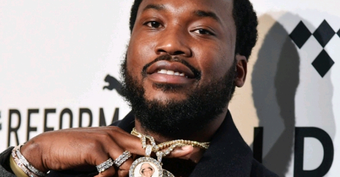 MEEK MILL ON USING SHROOMS: ‘IT MADE ME MORE SMART, MORE HAPPY’