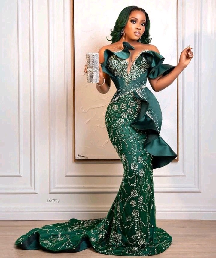 Emerald Green Lace Styles Ladies Can Recreate And Rock To Upcoming ...