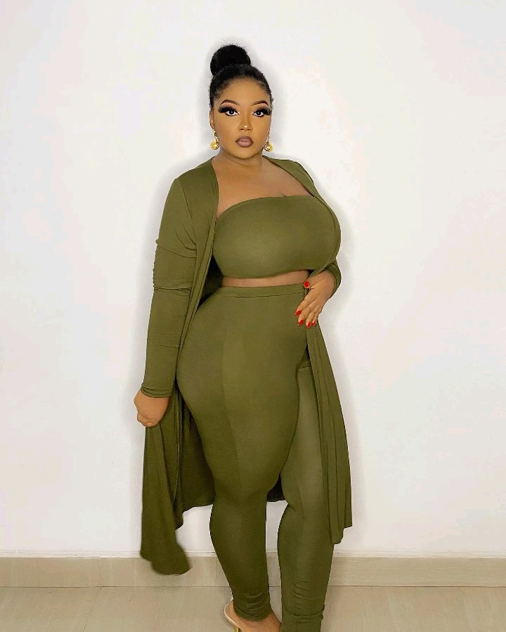Check Out This Trendy Curvy Queen - Fashion - Nigeria
