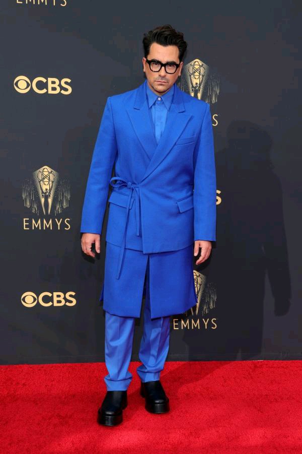 Emmy Awards 2021 Red Carpet: Kate Winslet, Elizabeth Olsen, Kaley Cuoco and more put up a stylish 