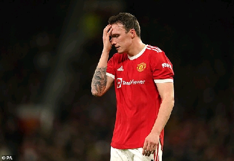 Manchester United: Phil Jones REJECTS a loan move to Bordeaux