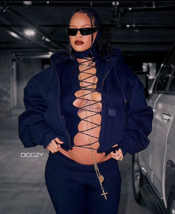 SEXIER THAN EVER Rihanna love flaunting her pregnant Body