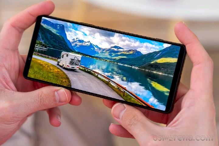Sony Xperia 1 IV unveiled with revolutionary continuous zoom camera