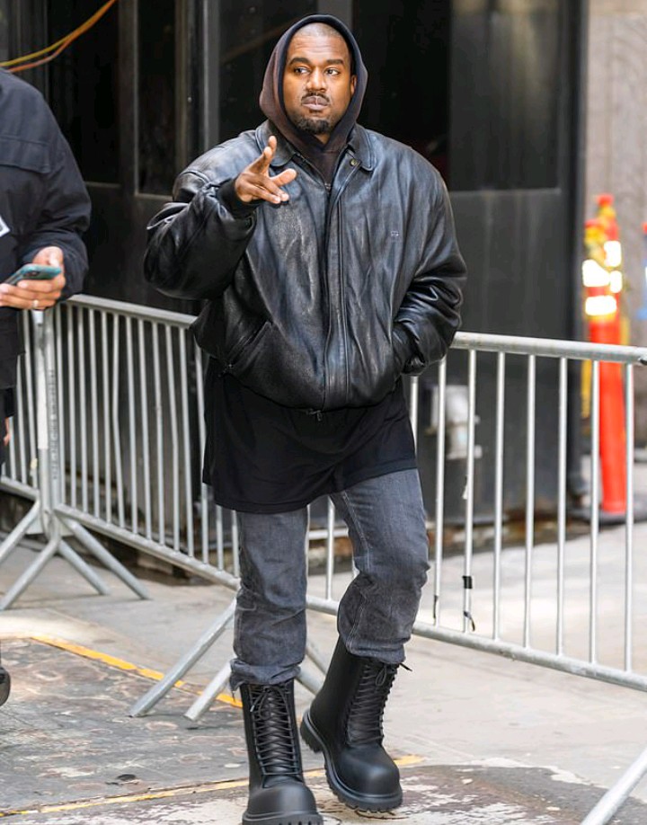Kanye West heads to the Balenciaga fashion show in NYC !!!! Boss In ...