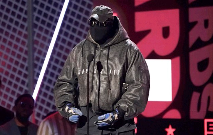 Kanye West makes bizarre surprise appearance at the BET Awards 2022
