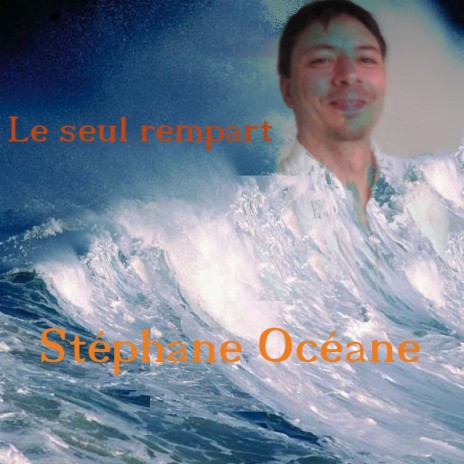 Une Petite Fille Par Terre