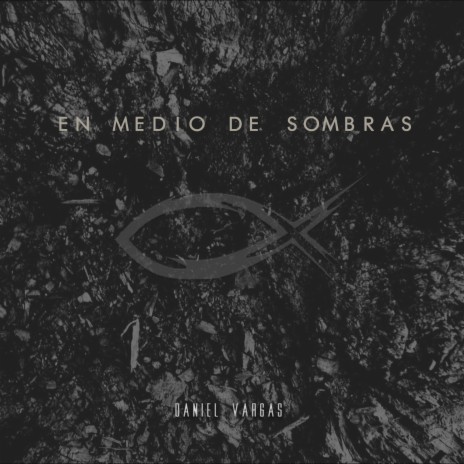 En Medio de Sombras | Boomplay Music