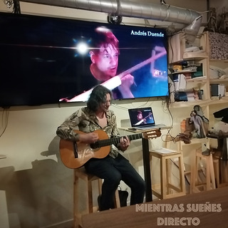 Mientras Sueñes (En Vivo)