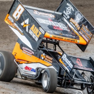 DIRTY THURSDAY featuring #8H NOSA Sprint Car Driver Jade Hastings!!!
