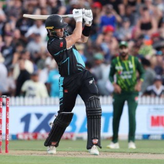 Podcast no. 472 - Finn Allen massacres Pakistan bowling before Adam’s pace tears Pakistan away In Hamilton to give New Zealand a 2-0 lead in the T20 Series.