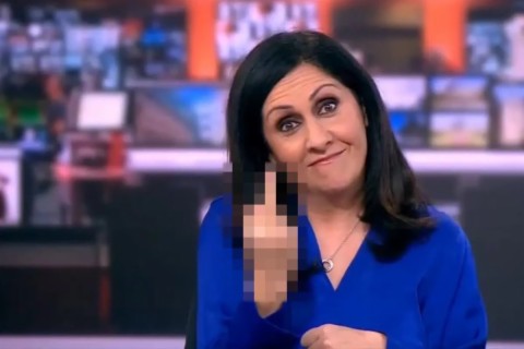 BBC Newscaster Tries To Prank Co-workers And Fails But Becomes A Legend… #447