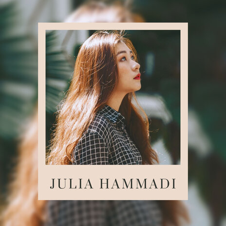 Julia in Starlight | Boomplay Music