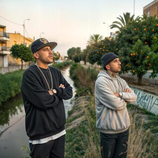 Som Més de 3 ft. Arrimats Al Marge lyrics | Boomplay Music