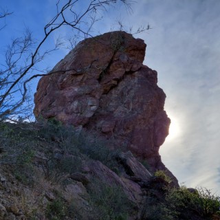 Detrás Del Castillo