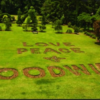 Episode 2347: Pearl Fryar ~  WSJ, LA Times, A Man Named Pearl,  Inspiring Goodwill thru His Nat'l Art Topiary Garden