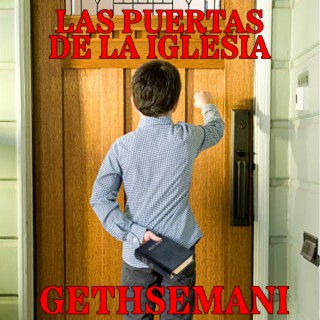 Las puertas de la iglesiaa