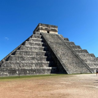 Chichén Itzá Kukulkan Legend (Cenote Sacrifice of the Mayan)