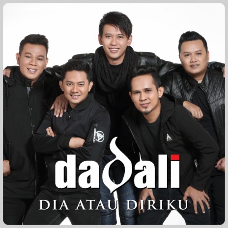 Dia Atau Diriku | Boomplay Music