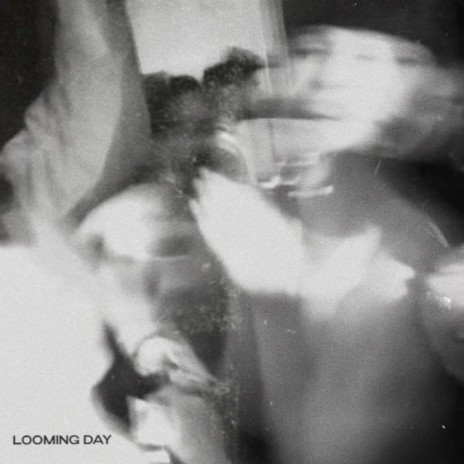 Looming Day | Boomplay Music