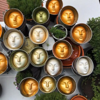 Heads in a Pot