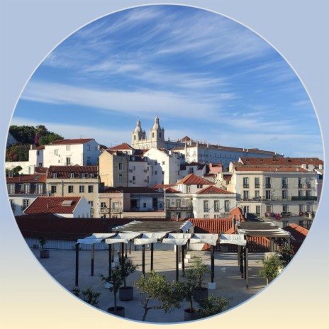 Lisboa (feat. Pixie DD)