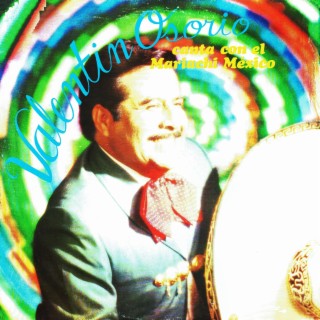 Valentín Osorio canta con el mariachi México
