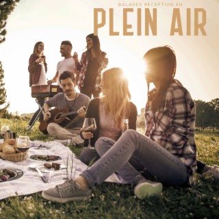 Balades réception en plein air: Petit-déjeuner du dimanche, Célébration de l'anniversaire des personnes âgées, Fond de mai lent