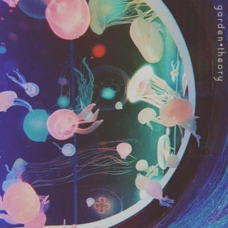 Aquarium/Jellyfish Passing