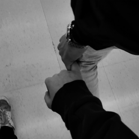 holding hands tumblr black and white