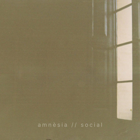 Amnèsia social ft. Laura Garriga [ɭɑu̯ɾə] | Boomplay Music