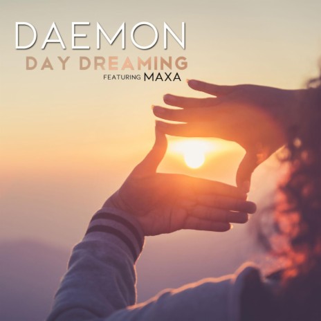 Day Dreaming (feat. MAXA) | Boomplay Music