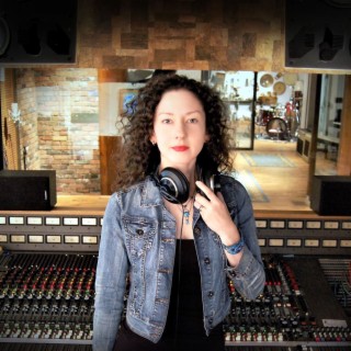 Episode 14 - Amy King (Recording Engineer/Producer)