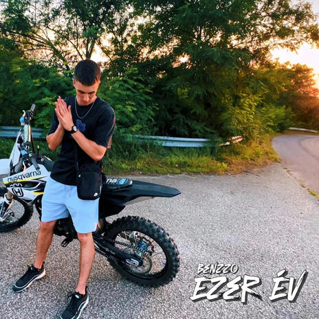 Ezer Év | Boomplay Music