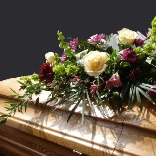 Closed casket